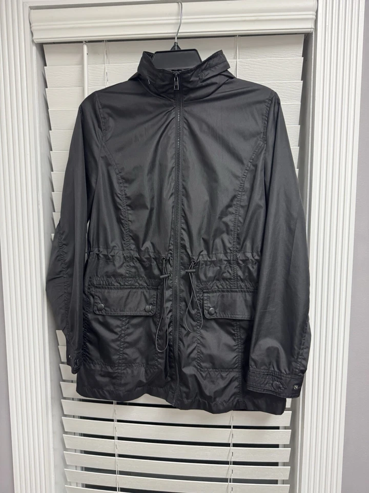 Chaqueta cortavientos ligera resistente al agua con capucha St. John's Bay S Foto 2 de 4