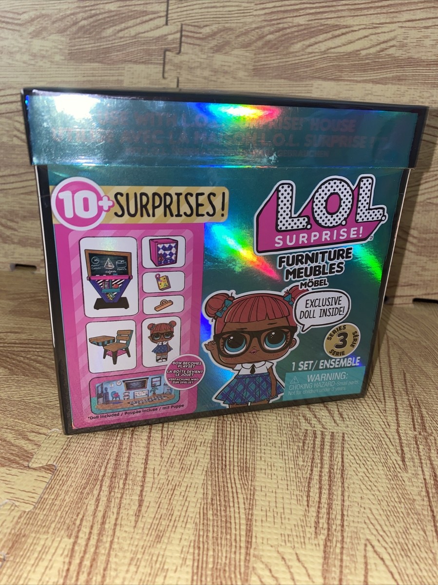 Surprise! Furniture Classroom with Teacher's Pet 10+