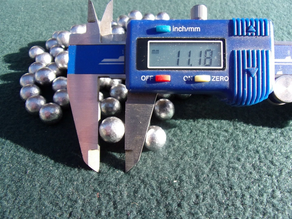 1kg 11mm approx round lead balls  catapult slingshot ammo 120 balls approx  - Image 3 of 3