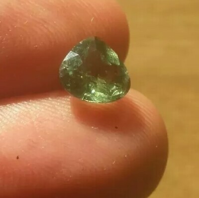 2.51 CT Apatita Natural Verde sin Calefacción origen Brasil (Ver Vídeo)