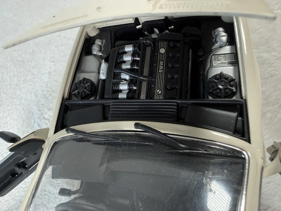 Anson 1/18 比例 1985 宝马 635csi E24 Coupe 压铸模型汽车白色 — 第 3/4 张图片