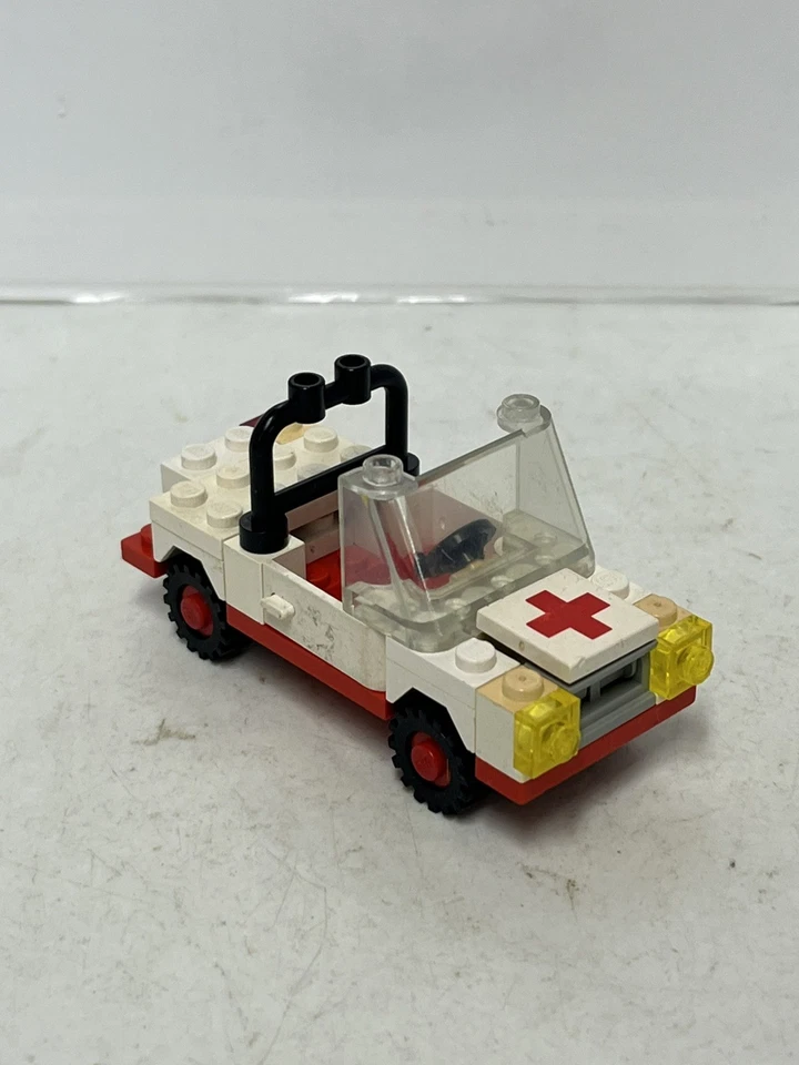 LEGO Town 6629 Ambulance, photo 1 of 2