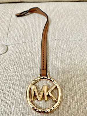 MICHAEL KORS GOLD 3D MK LOGO BROWN LUGGAGE LEATHER PURSE CHARM KEY FOB HANG TAG