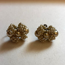 White Simulated Imitation Pearl Beaded Flower...