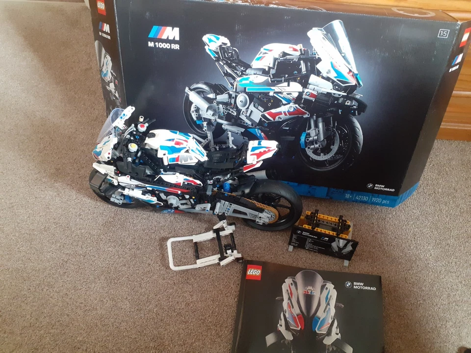 LEGO Technic 42130 BMW M 1000 RR Motorcycle, photo 1 of 4
