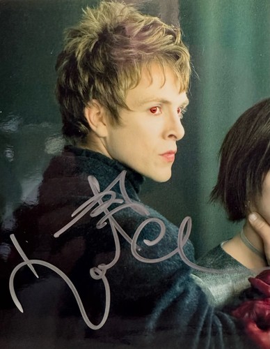 AUTÓGRAFO FIRMADO SERIE CREPÚSCULO CHARLIE BEWLEY DEMETRI UACC certificado de autenticidad - Imagen 2 de 3