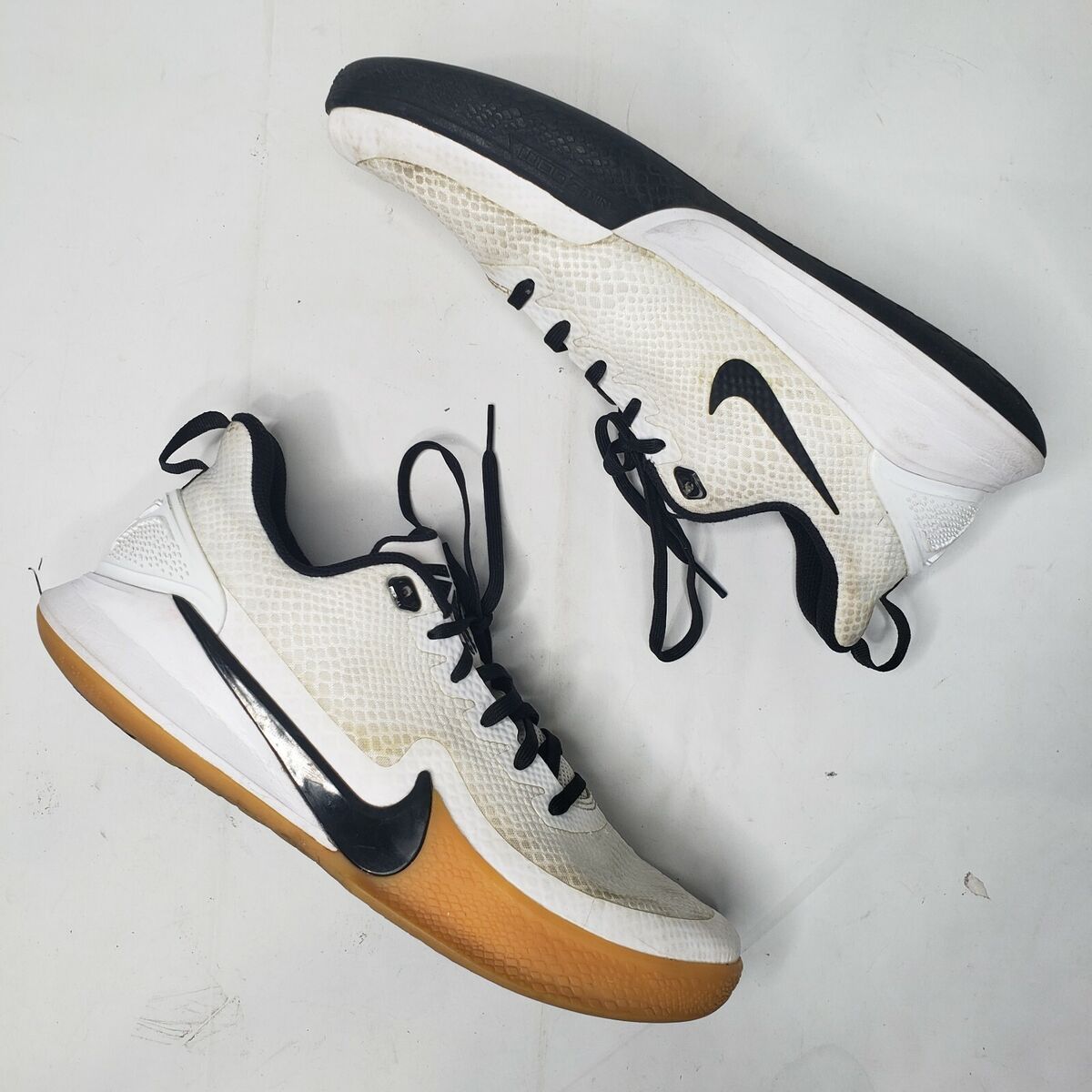 Nike Kobe Mamba Focus White Black GUM SOLES Basketball Shoes Nike Kobe Mamba Focus White Black GUM SOLES Basketball Shoes