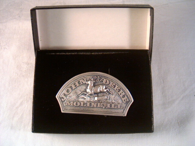 1983 JOHN DEERE 1876 HISTORICAL TRADEMARK  BELT BUCKLE