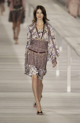 希少品　CHANEL SUPER COLLECTION 2004 Vol.17 希少品 CHANEL SUPER COLLECTION 2004 Vol.17 - メルカリ