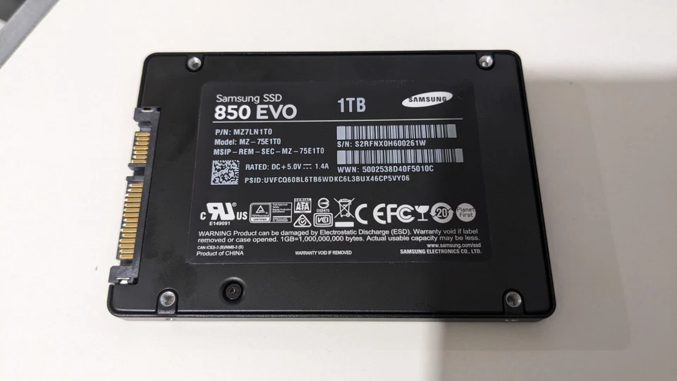 Samsung 850 Evo 1TB SSD (MZ-75E1T0) 3D V-NAND 2.5" SATA III 6Gb/s - Image 2 of 3