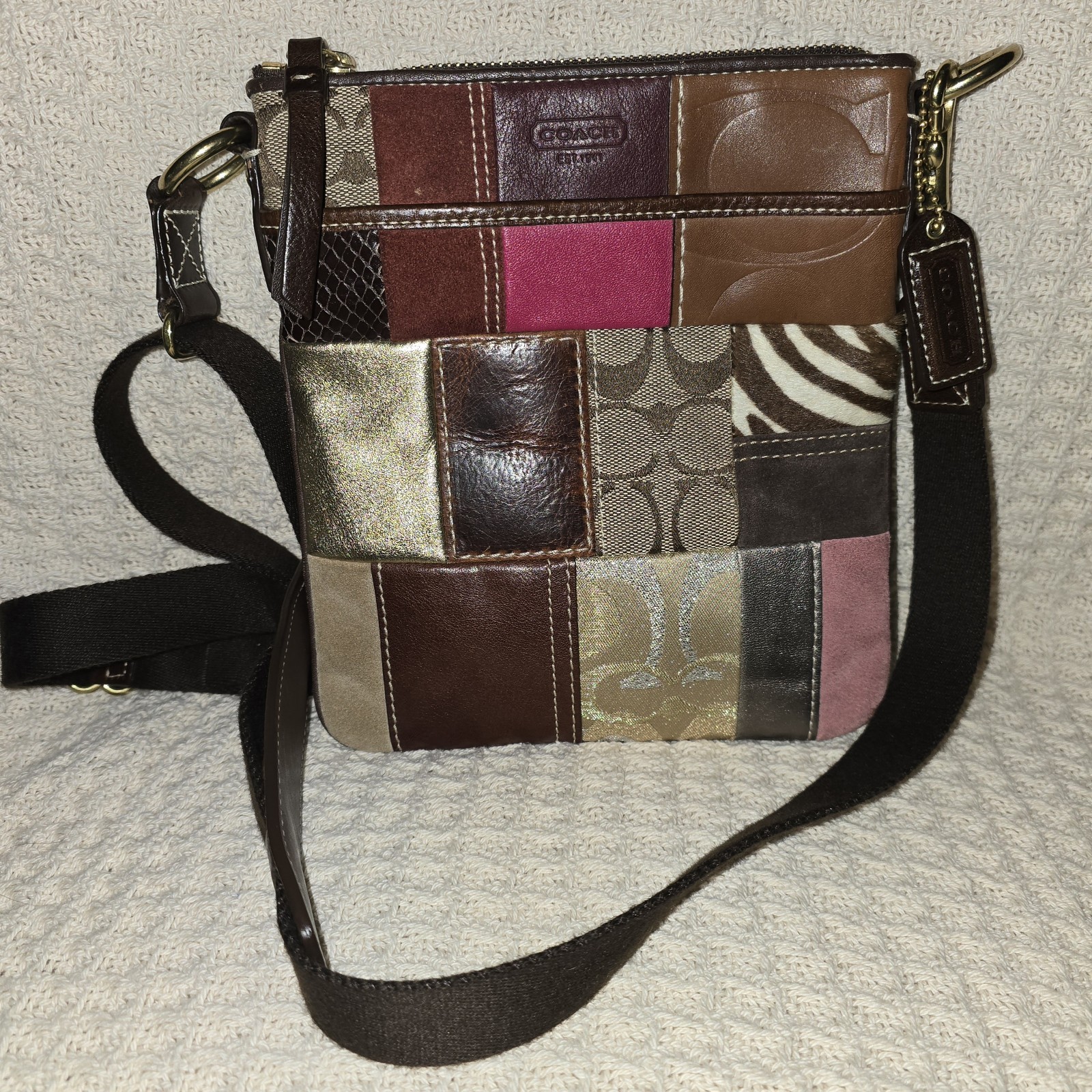 COACH 10439 Patchwork Swingpack Crossbody Bag Sue… - image 1