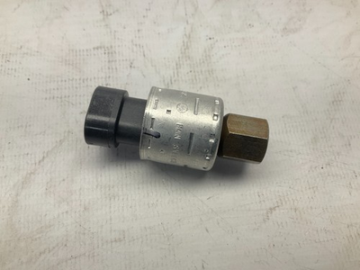 #ad AC Delco 15 2841 A C High Side Pressure Switch # 25604949 T $17.99