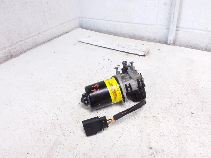 Maserati Ghibli 2020 Windshield wiper motor P/N 670105984