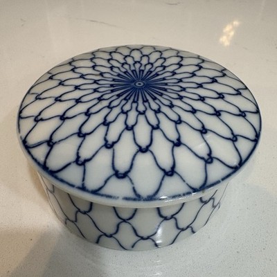 Vintage Blue White Porcelain Lidded Trinket Box Japanese Arita Style Lotus 