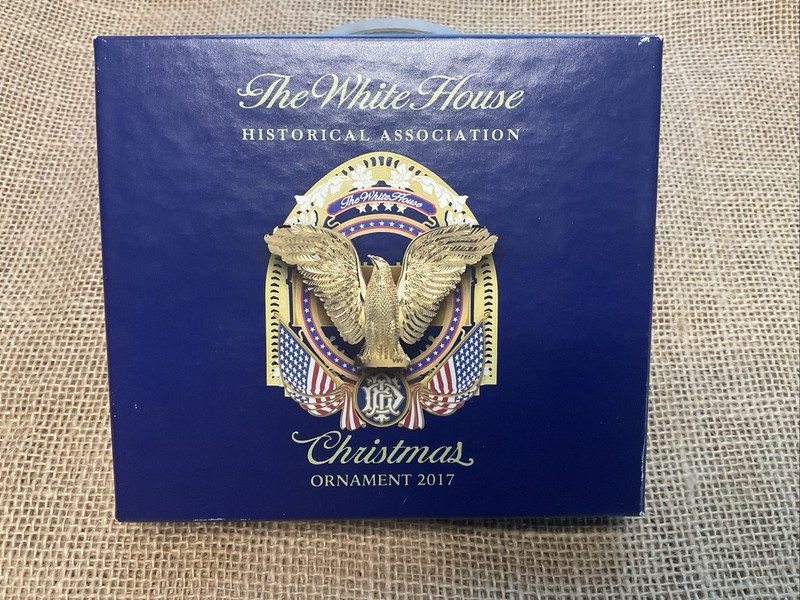 NEW IN BOX OFFICIAL CHRISTMAS ORNAMENT USA WHITE HOUSE 2017 WITH CERTIFICATE 