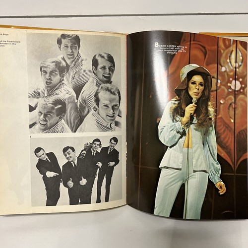 Vintage Great Pop Stars By Andy Gray Beatles Hendrix Stones Elvis Color & B&W HC - Imagen 6 de 7