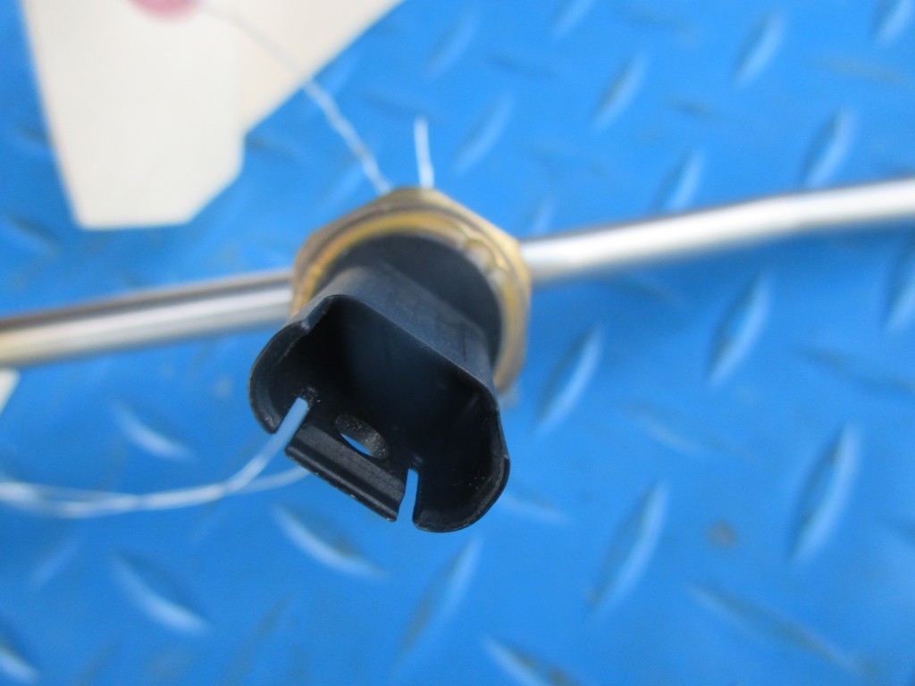 Rolls Royce Ghost Wraith Dawn fuel feed line #5135