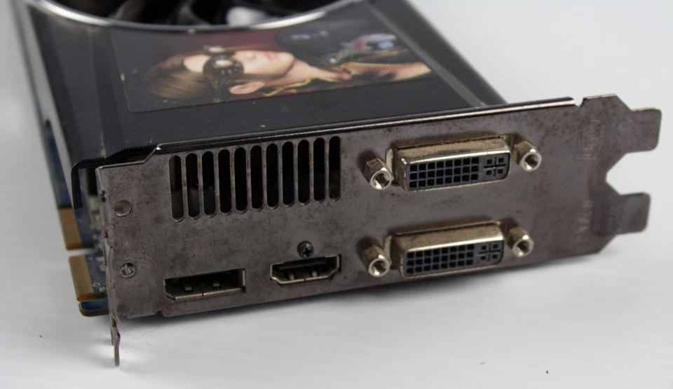 ATI Radeon Sapphire HD5830 1GB GDDR5 dual DVI-I/HDMI/DP Video Card - Image 3 of 3