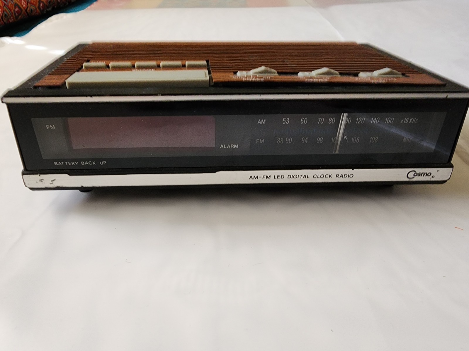 Vintage Cosmo AM-FM LED Digital Clock Radio | Model CR-2001A | Faux Woodgrain