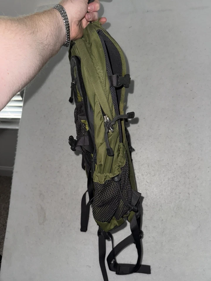 Mochila The North Face Recon Verde Acolchada Laptop Caminata Escuela Trabajo Viaje LIMPIA Foto 2 de 4