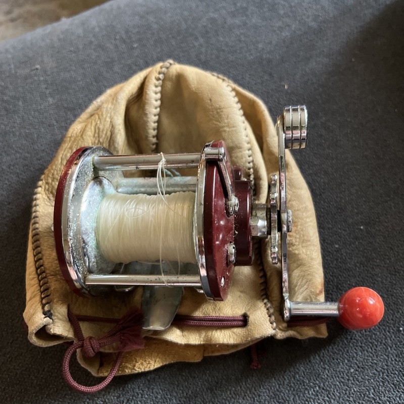 Vintage PENN PEER NO #109 Baitcasting Fishing Casting Reel Fish Made in USA