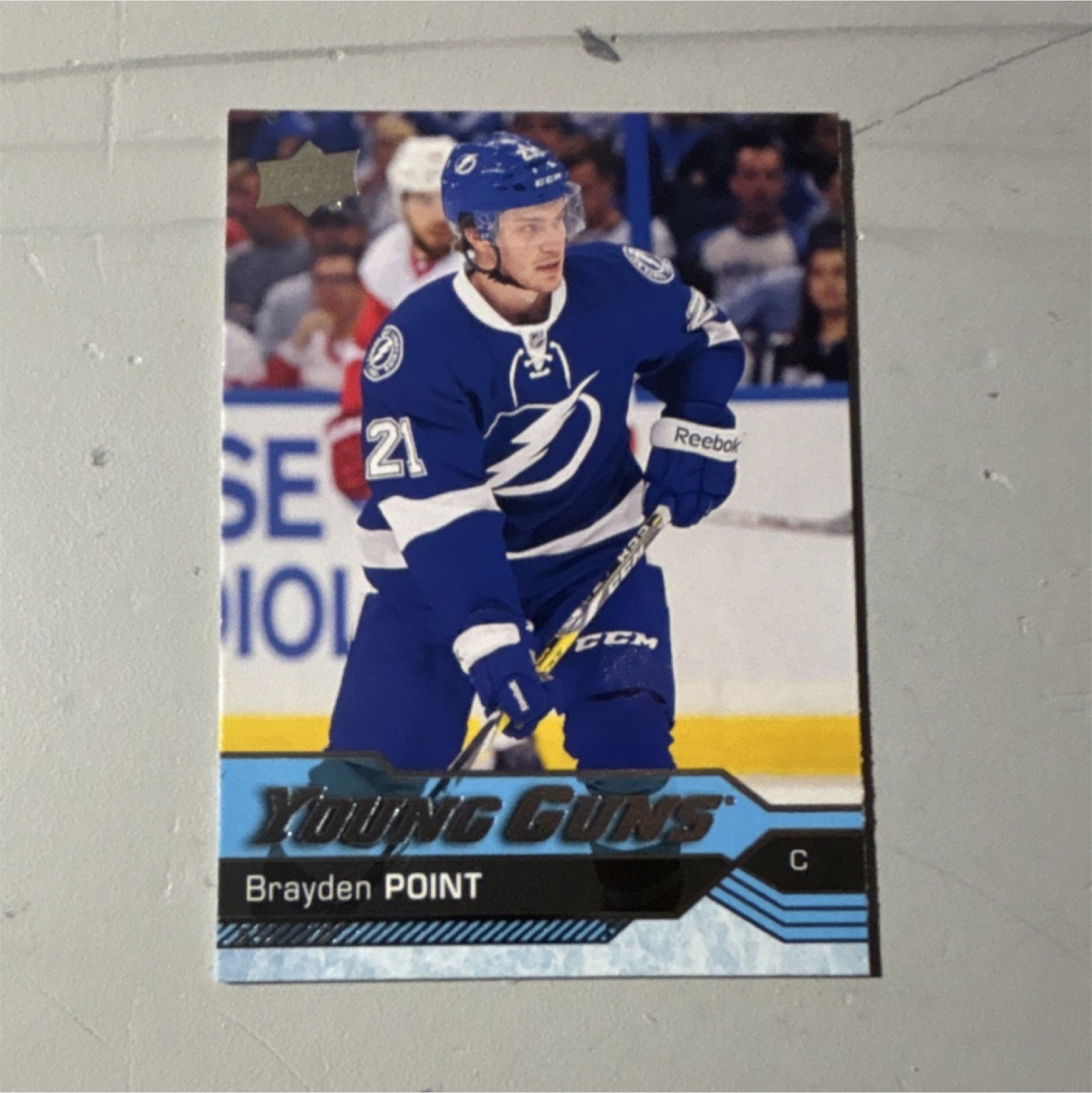 Upper Deck 2016-17 Young Guns Rookie Brayden Point #205 Tampa Bay Lightning