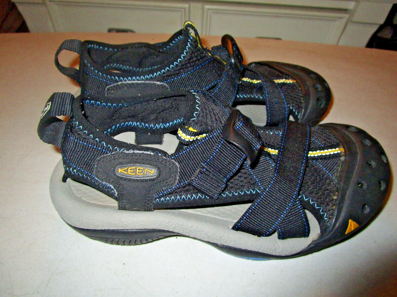 Keen Aqua Stop scarpe acqua cinturino sandalo outdoor punta chiusa taglia 7 nero donna