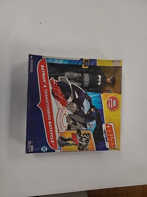 Justice League Action 2016 Batman & Transforming Batcyle-To Robot - New in Box