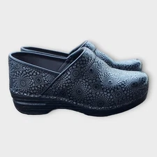 Dansko Pro XP Shoes Womens 6.5 Black Leather Nursing Medical Clogs Medallion