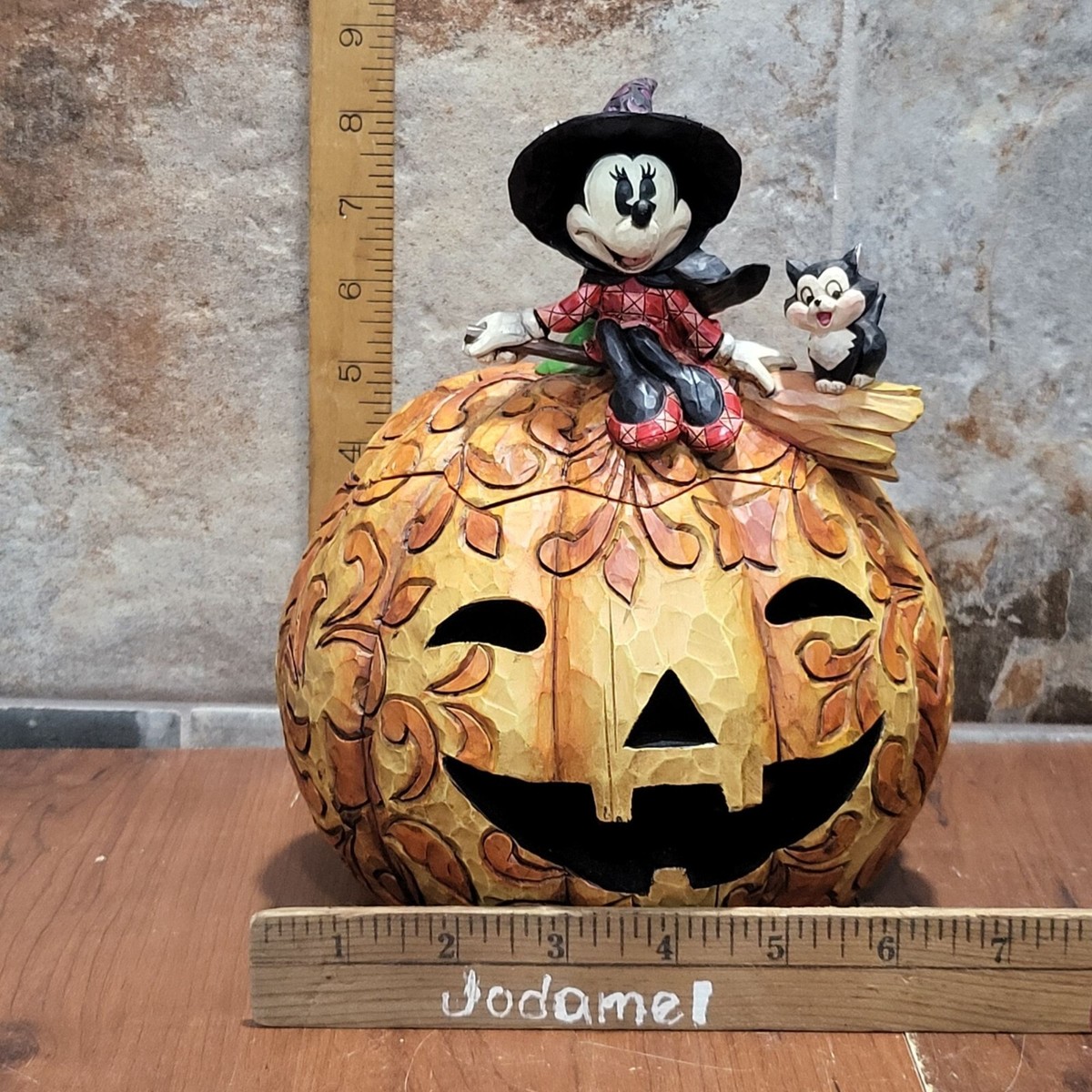 Jim Shore Disney Minnie Mouse & Figaro on Pumpkin A Spellbinding