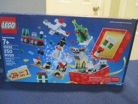 LEGO Seasonal: Christmas Build-Up (40222) - opened - all pieces included