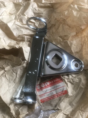 BRACKET, HEADLAMP RH