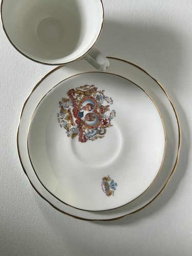 Taza, platillo, plato de porcelana de hueso inglesa boda príncipe Carlos y Diana 1981 - Imagen 5 de 19