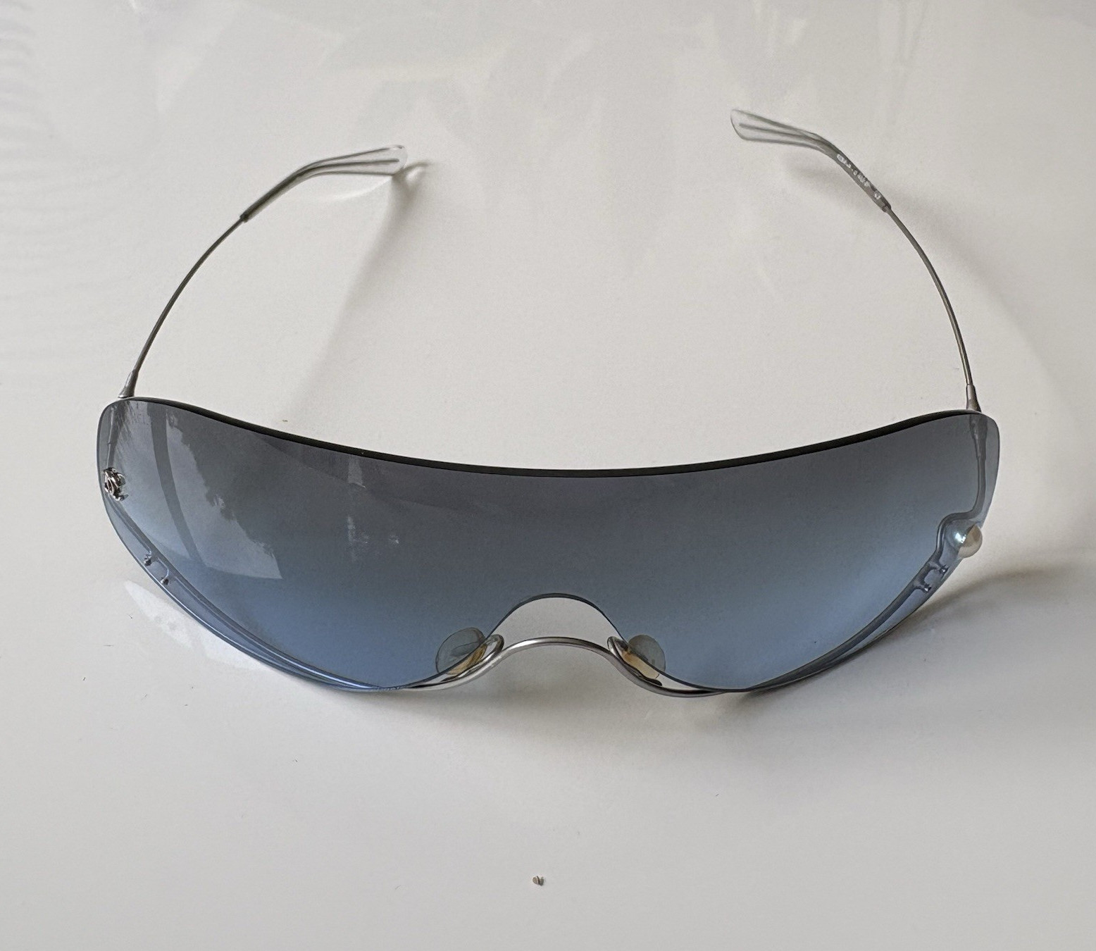 CHANEL 4054-H Rimless Shield Sunglasses Silver Metal Frame Blue Gradient lenses 