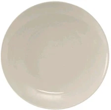 Tuxton Set Of 12 Eggshell Commercial Dinner Plates 10 1/4" Resturant Plates Chin