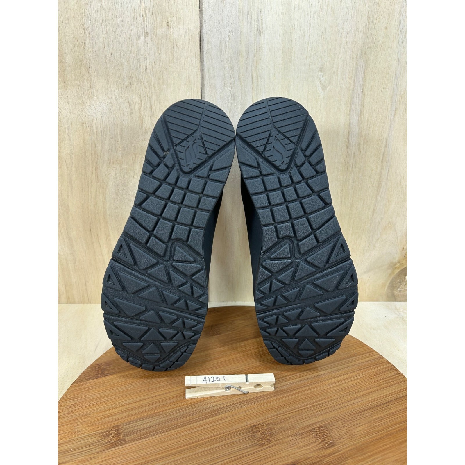 Skechers Uno Stand On Air Black Leather Athletic Shoe… Gem