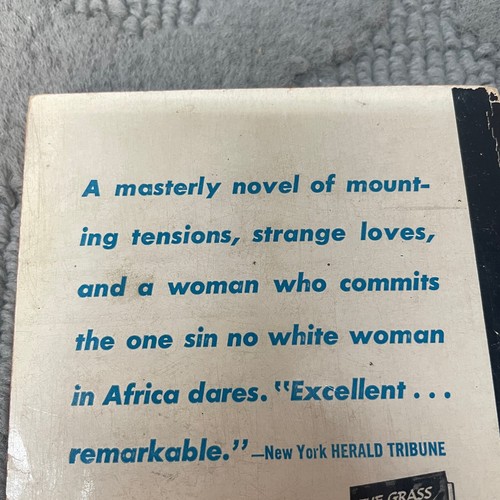 The Grass Is Singing Classic Paperback Book by Doris Lessing Bantam Books 1952 - Picture 12 of 12
