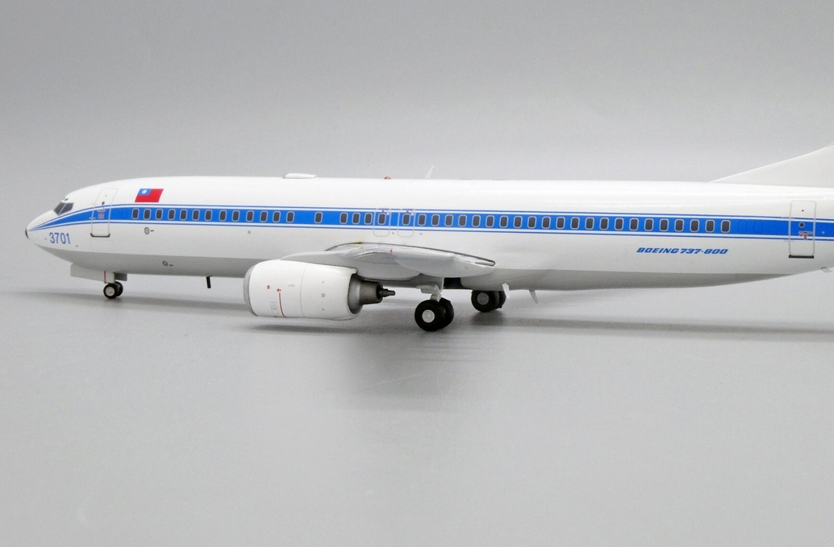 BOEING 737-800 TAIWAN AIR FORCE REG: 3701 WITH STAND