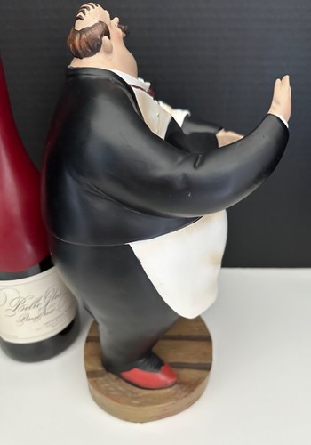 Portabottiglie di vino cameriere in resina paffuta | statuina decorazione espositore | bianco e nero - Foto 6 di 9