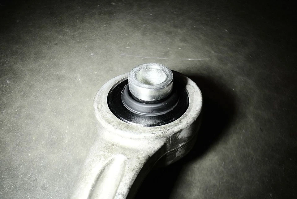 Buje de brazo de tensión delantero MEGAN 2 piezas *esférico* para 350z Z33 03-09, G35 03-07 Foto 2 de 3