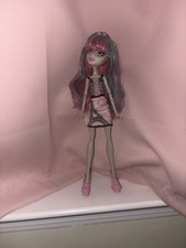 Monster High Rochelle Goyle Scaris City of Fr...