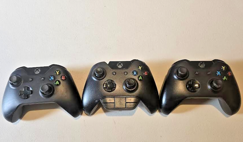 Lot of 3 Xbox One Wireless Controllers 1697 | For Parts Or Repair