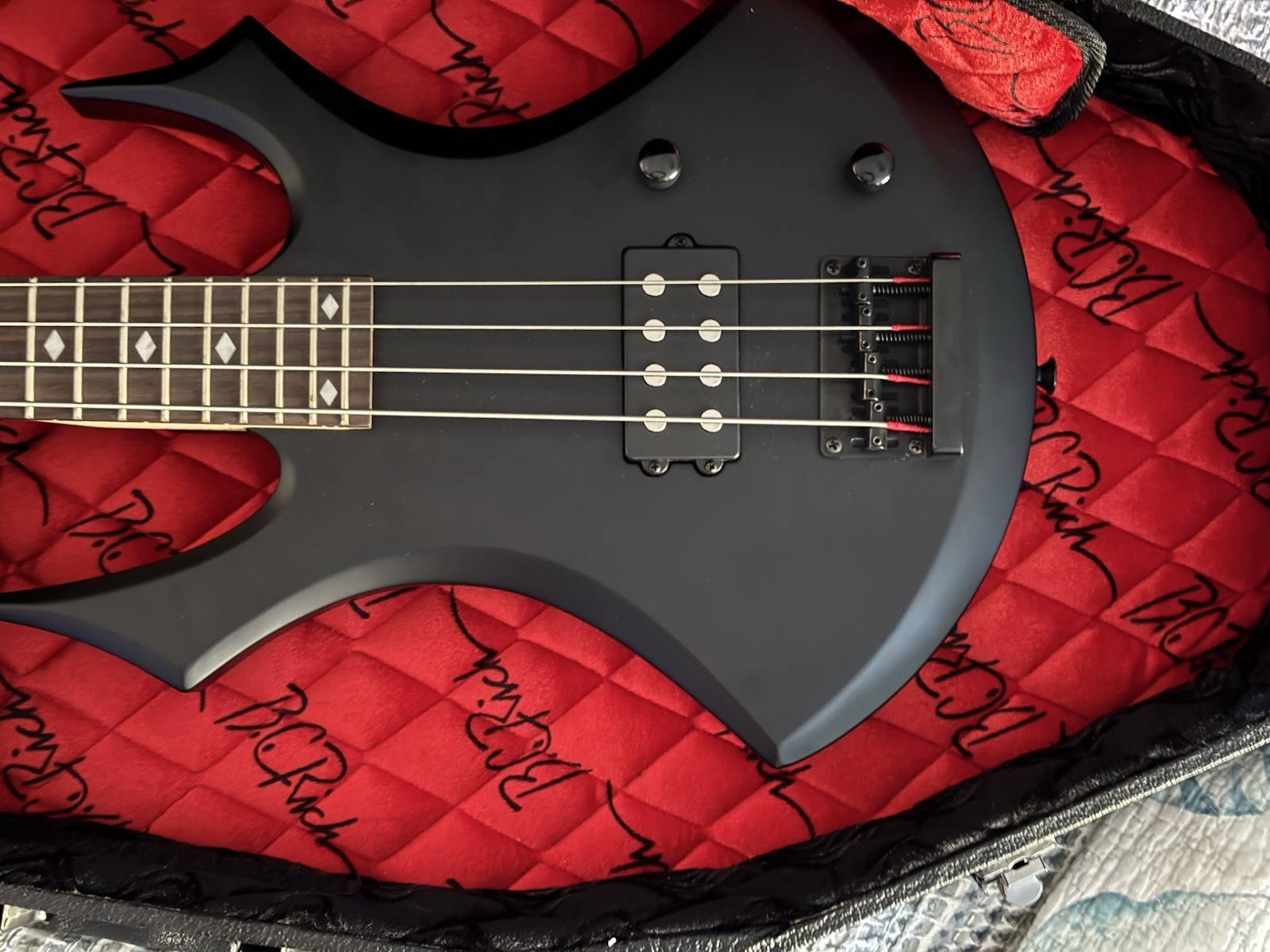 BC Rich Bass Guitar Virgin VB4 With Coffin Case