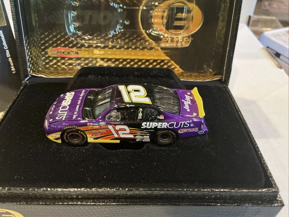 2002 KERRY GAINHARDT #12 Supercuts Monte Carlo ELITE 1 de 1584 P/N 401031 - Imagem 2 de 4