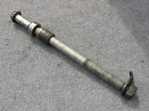 Honda CBR 1000F SC24 - Hinterachse, Distanzhülsen, Achsmutter, Einstellblech