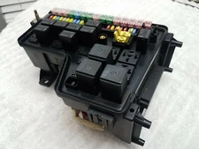 2002-2005 DODGE RAM 1500 2500 UNDER HOOD FUSEBOX RELAY PANEL TIPM  BOX P56051039