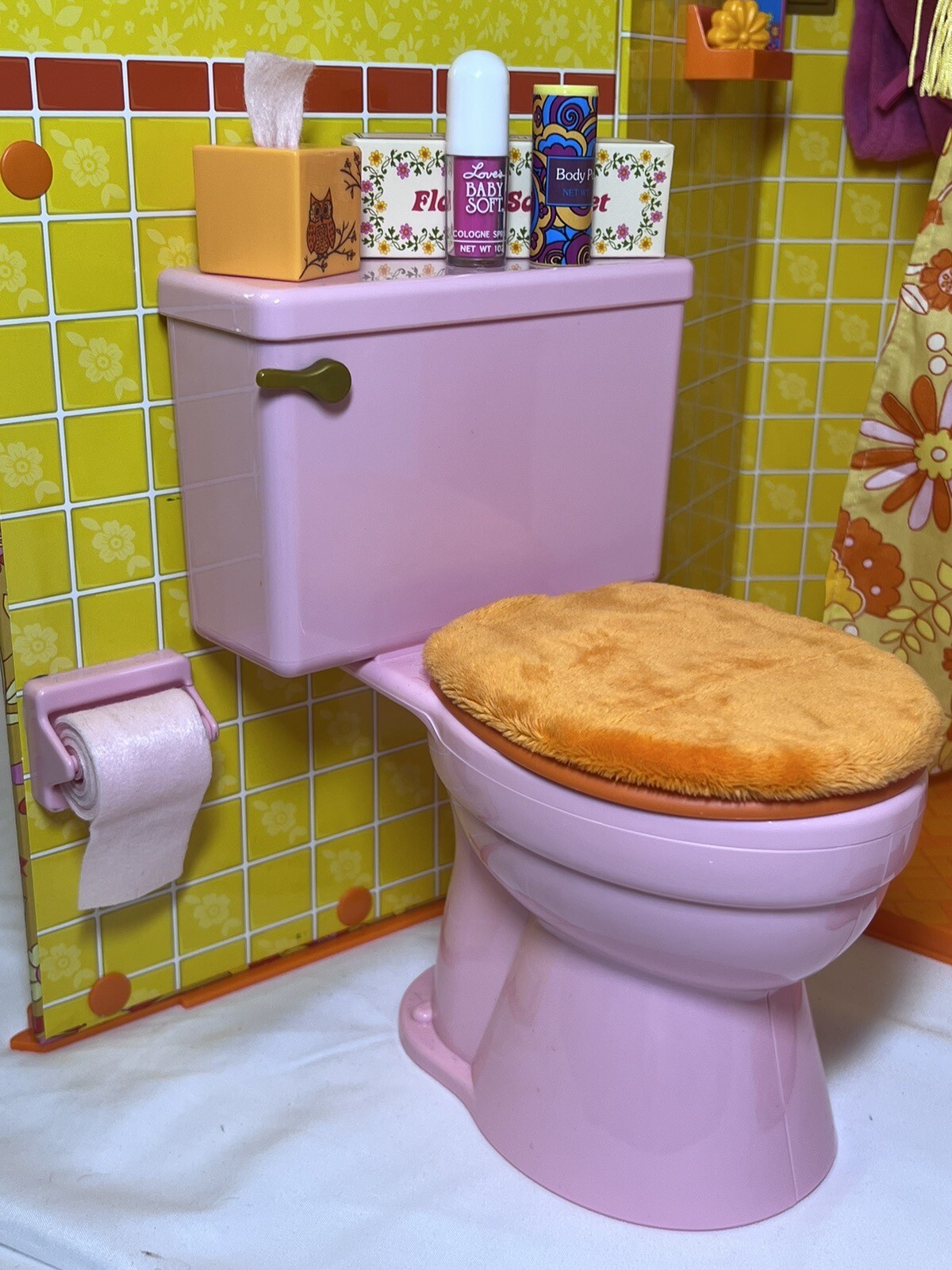 American Girl Julie's Groovy Bathroom Set +Accessories Toilet Sink