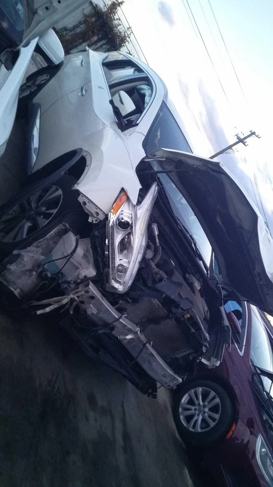 2017 Nissan Murano Suspension Assembly, Used, 3.5L, 114K Miles, White - Imagem 2 de 4