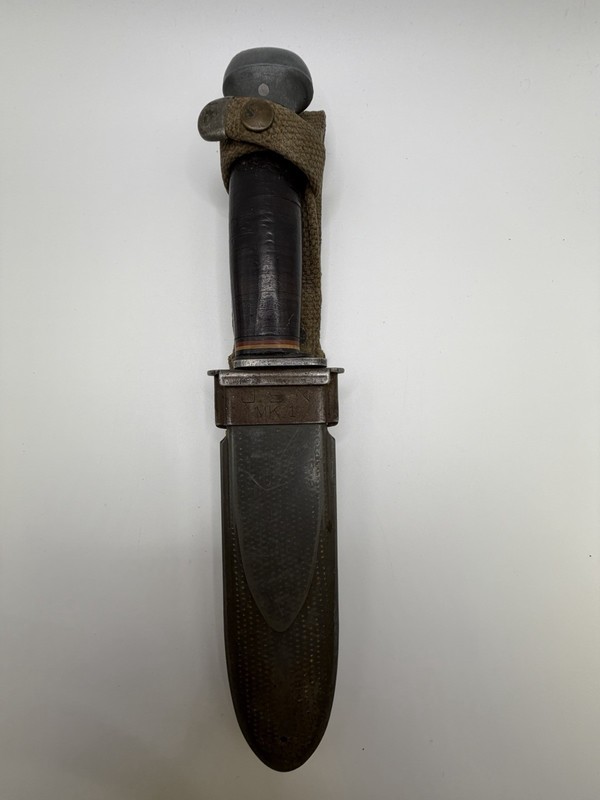 Vintage USN Mark 1 Ka-Bar Knife RH PAL 35 – WWII Era Fixed Blade w/ Sheath