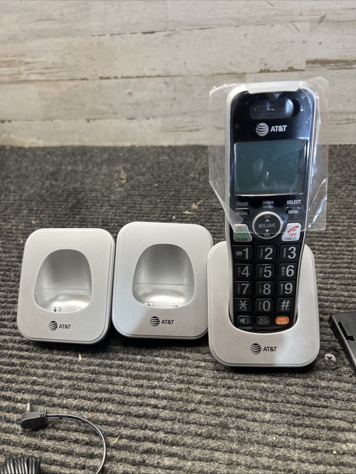 *Incomplete AT&T BL102-4 4Handset Cordless Phone Answering Machine Call Blocker